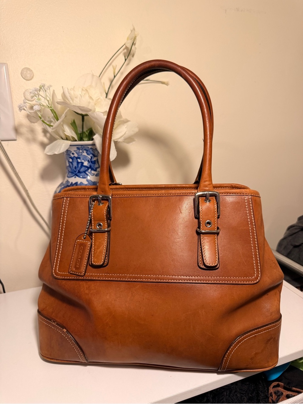 Medium Coach Hampton Carryall Tote